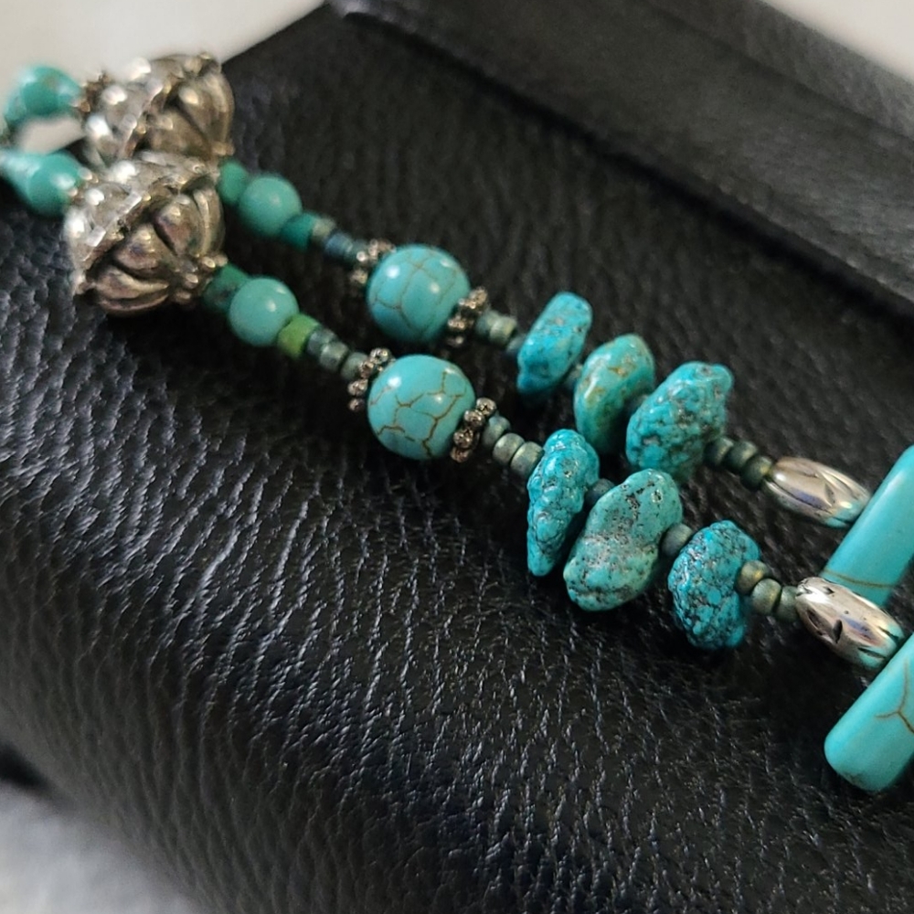 Handcrafted Necklace Unique Design Turquoise Stone Beads Silvertone Toggle Clasp - Picture 5 of 13